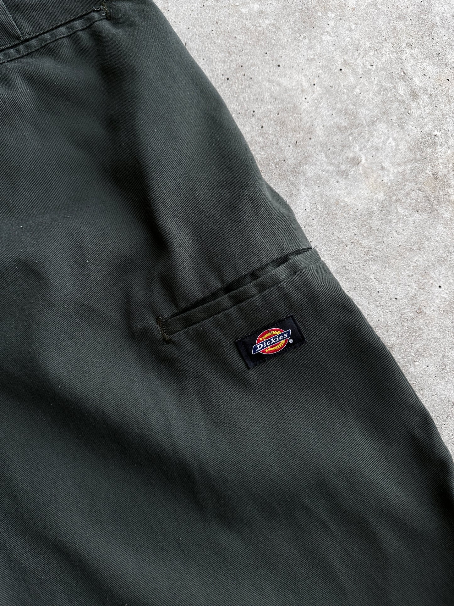 Dickies 2000s muški zeleni šorc (32)