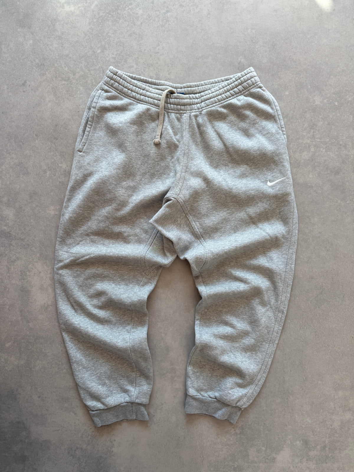 Nike muška basic siva trenerka (L)