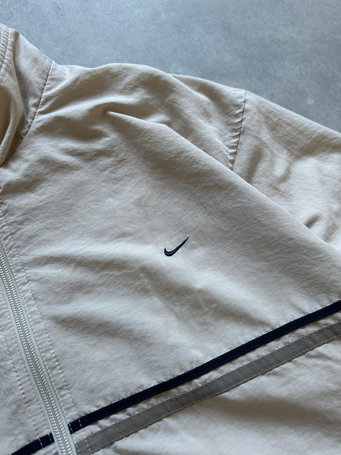 Nike 2000s beige muška šuškava dukserica (S)