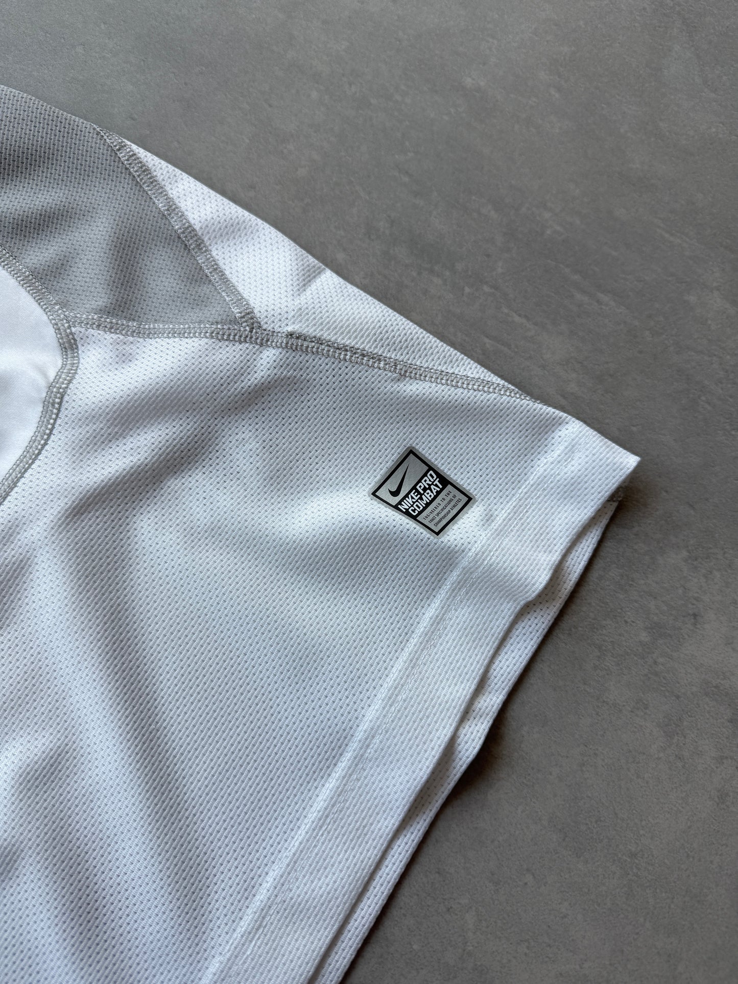Nike Pro Combat muška bijela kompresiona majica (M, L, XL)
