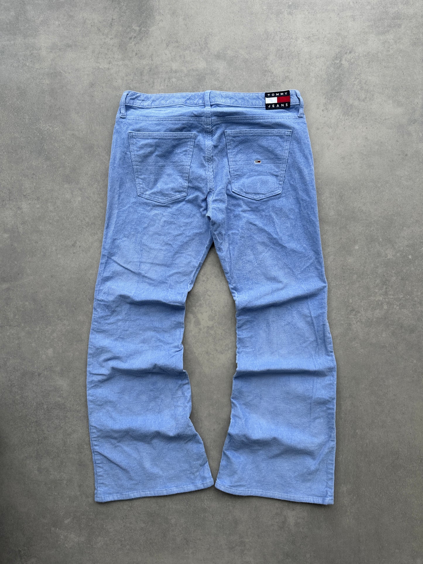 Tommy Jeans ženske samtane flared hlace (31x30)