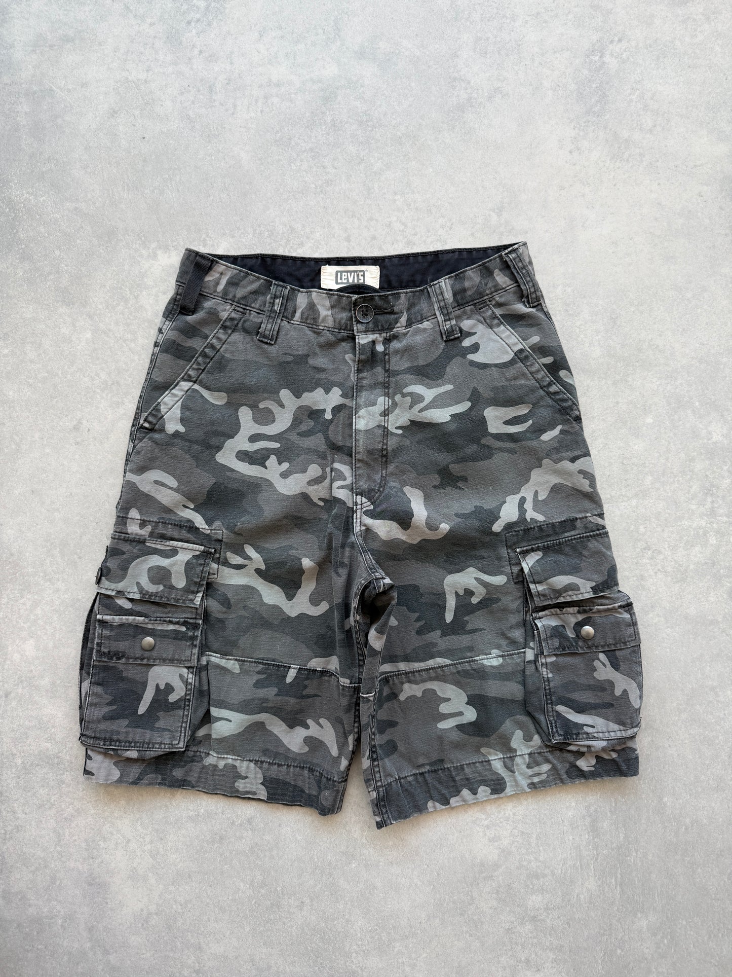 Levis 2000s muški oversized maskirni cargo šorc (M)