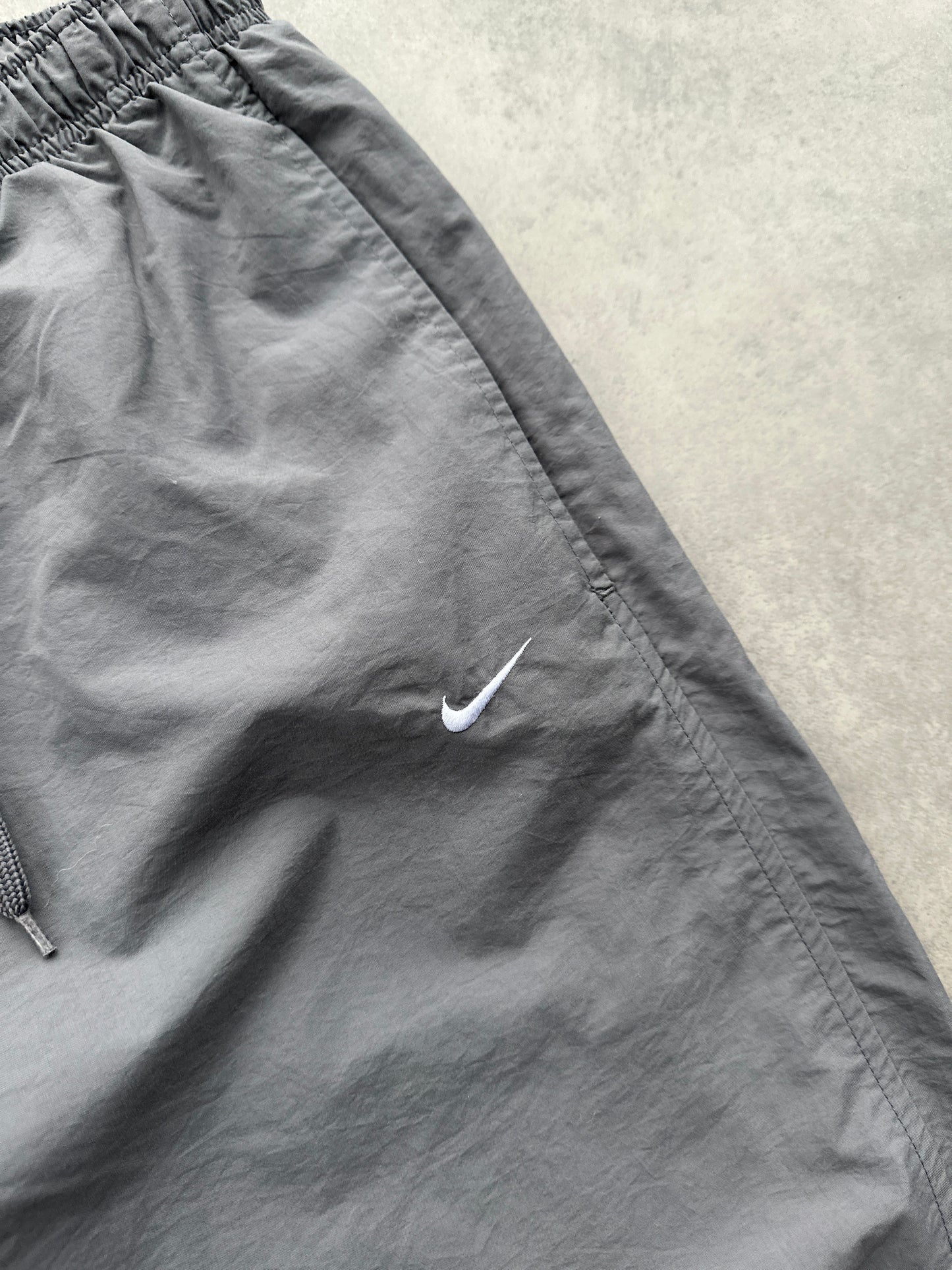 Nike 2000s muška siva baggy trenerka (L)