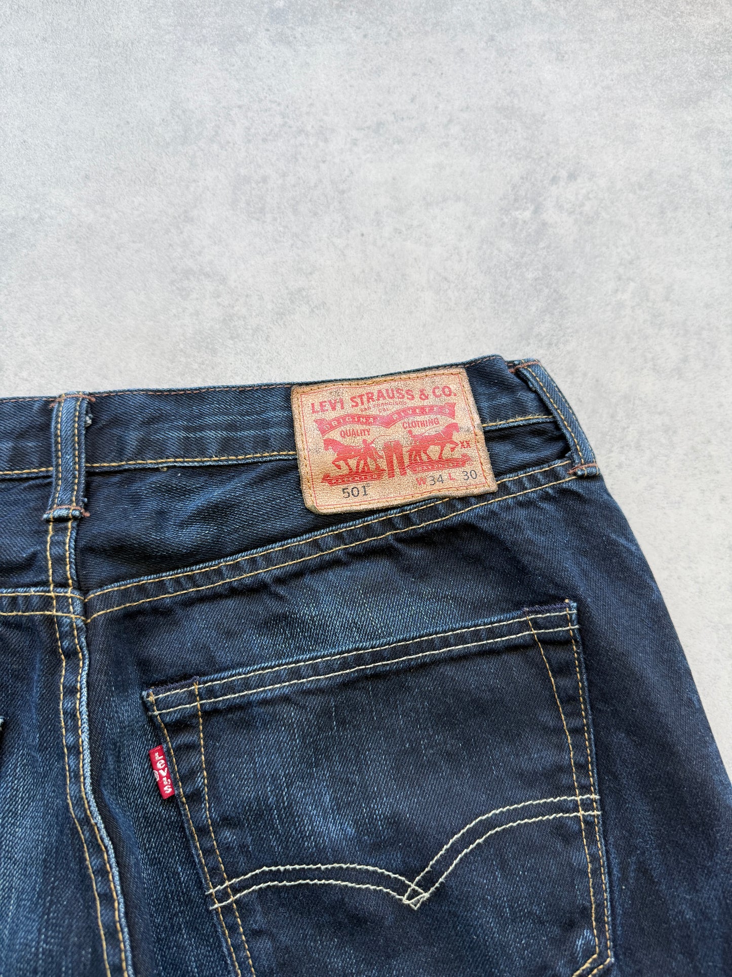 Levis 501 muške tamno plave farmerke (34x30)
