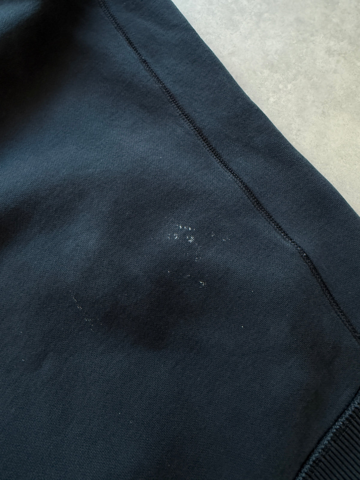 Abercrombie Y2K muška distressed dukserica (L)
