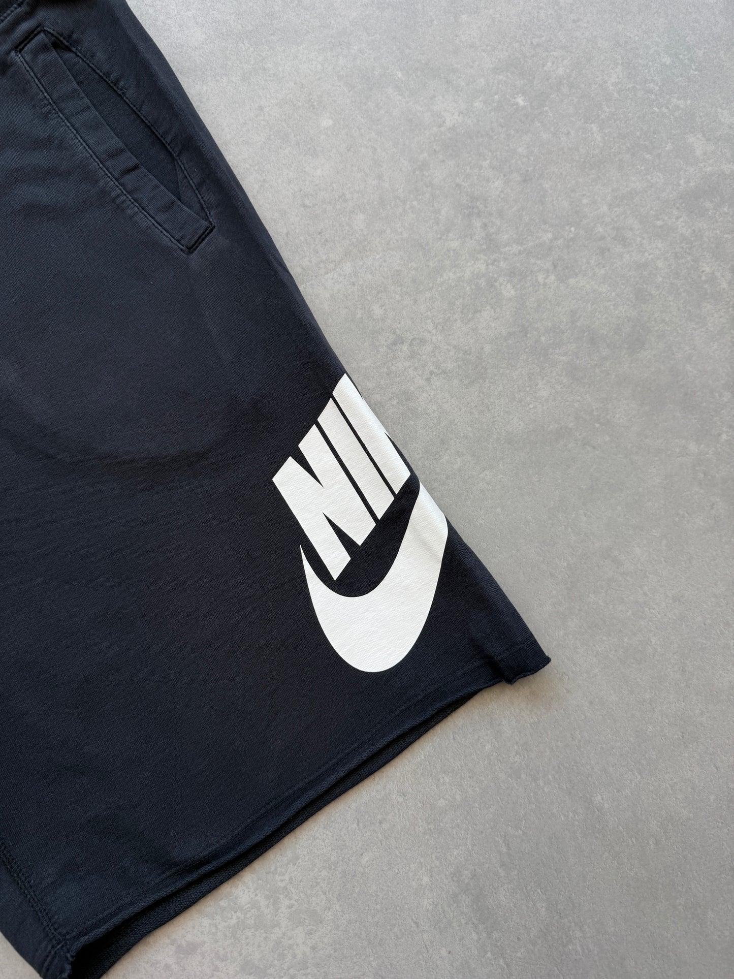 Nike muški basic crni šorc (M)