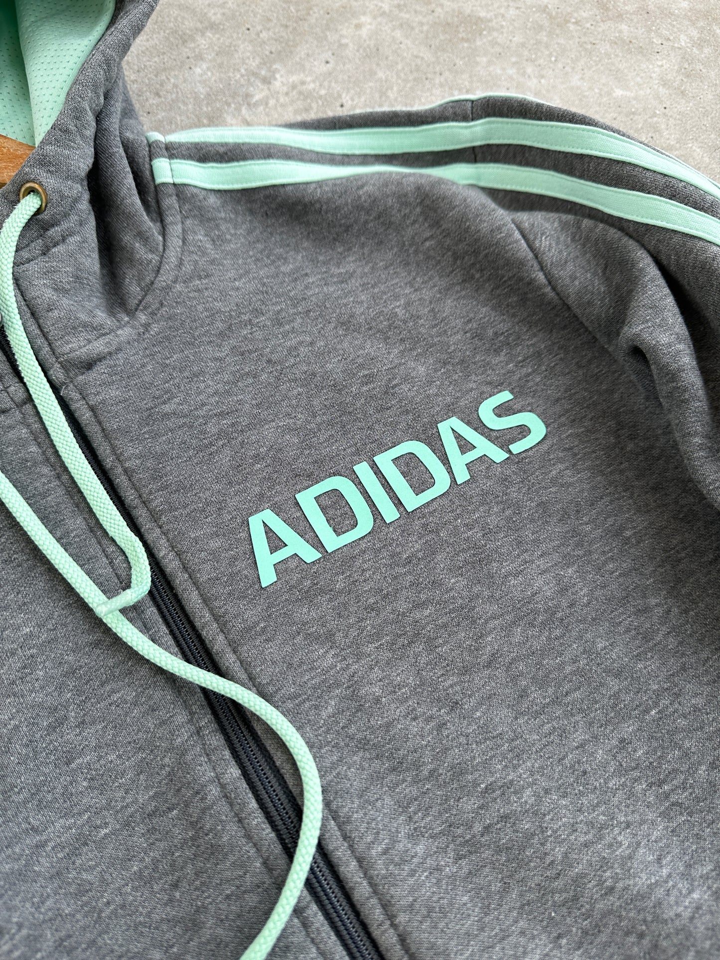 Adidas 2000s muška dukserica (M)