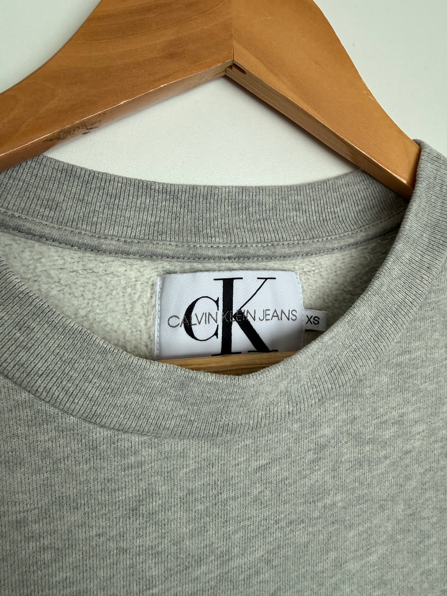 Calvin Klein Jeans ženska basic siva dukserica (XS)