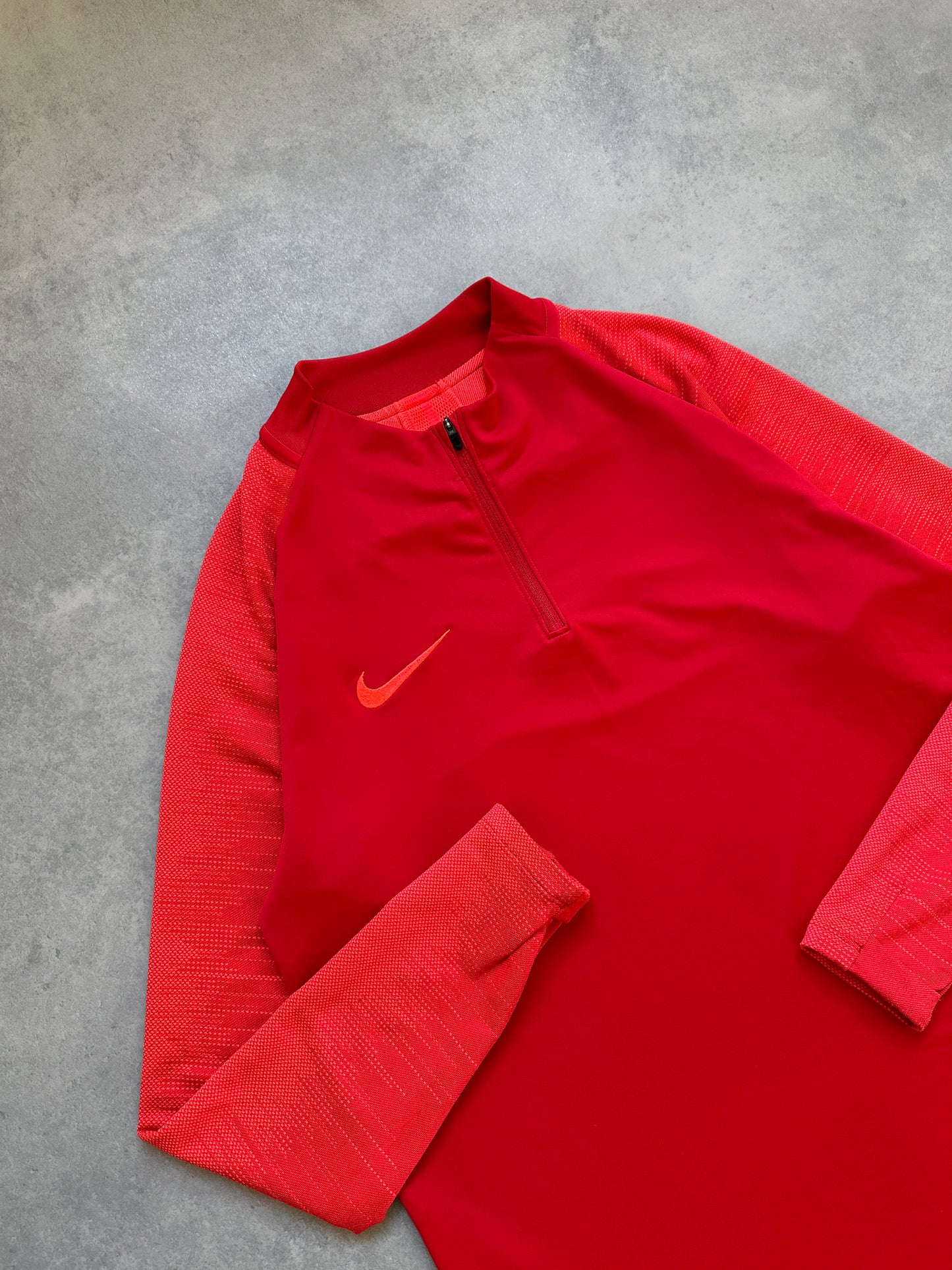 Nike Dri Fit muška crvena sportska dukserica (L)