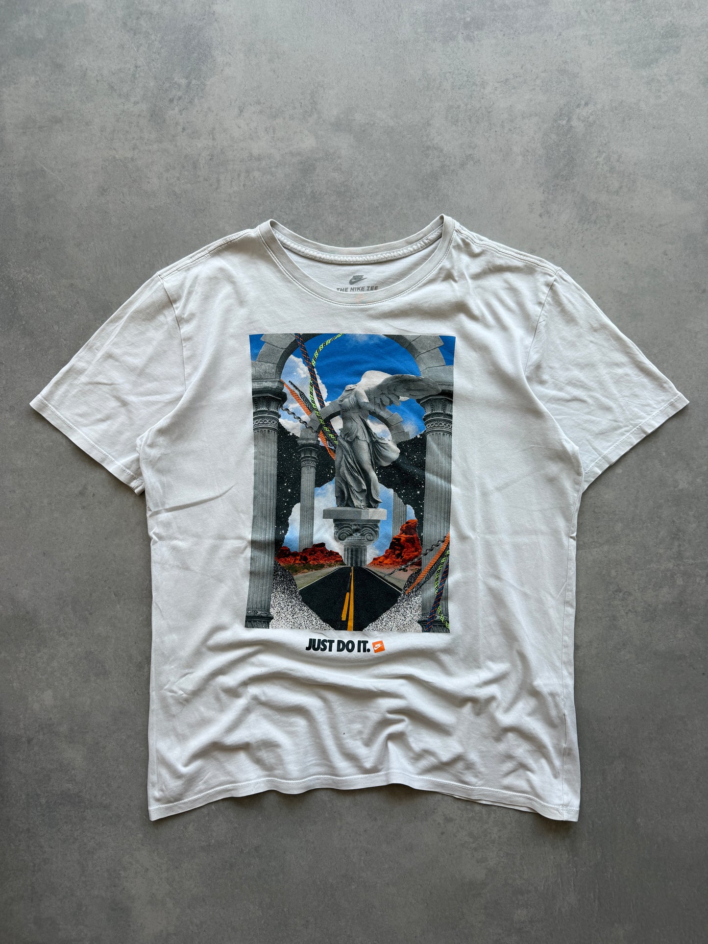 Nike muška bijela slim fit majica (L)