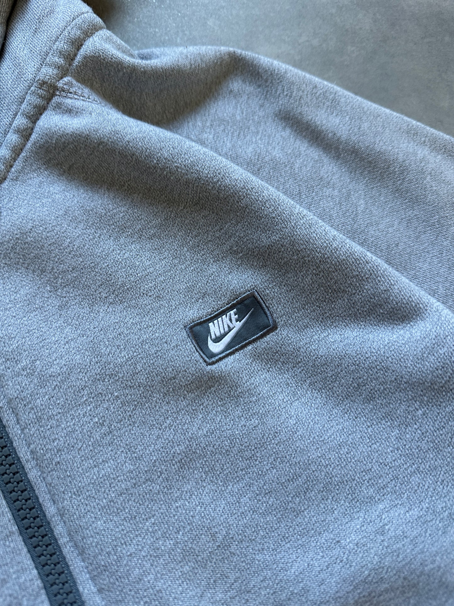 Nike muška siva zip dukserica (S)