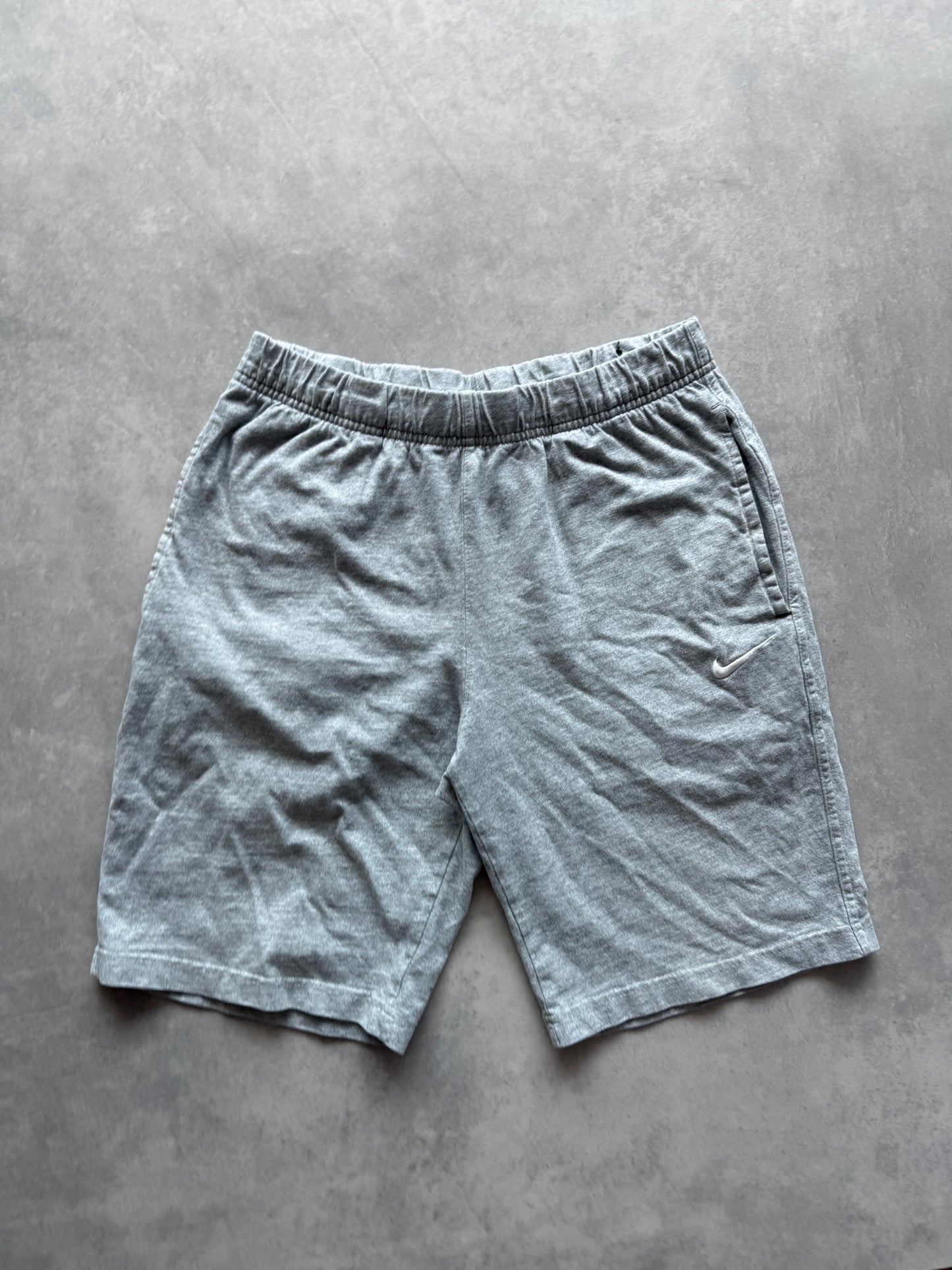 Nike muški basic sivi šorc (M)