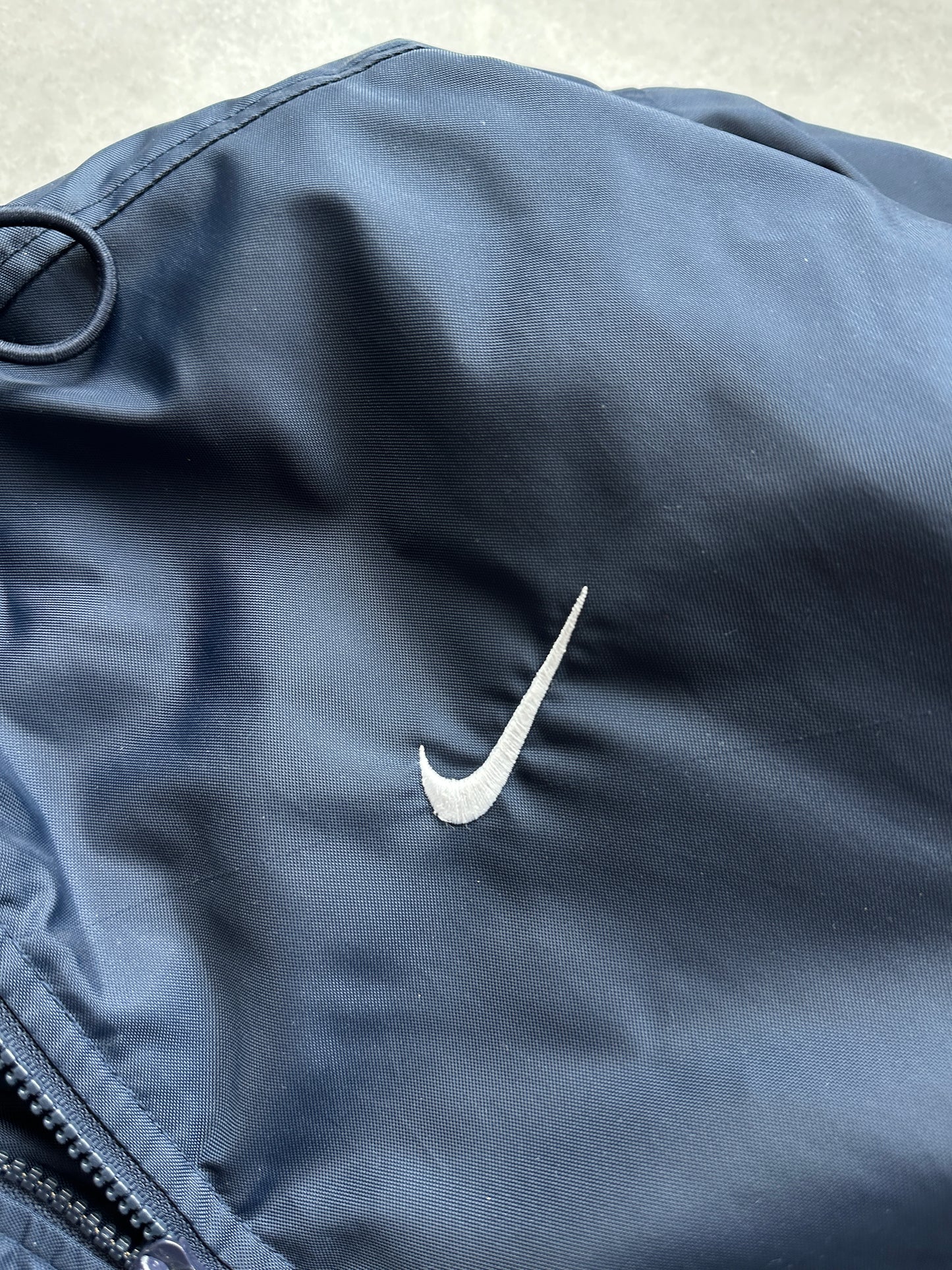 Nike 90s muška zimska duža jakna (M)