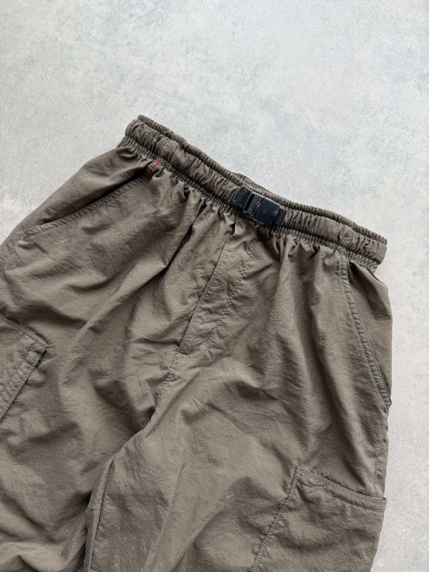 Nike ACG 2000s muške lagane šuškave cargo hlace (M)