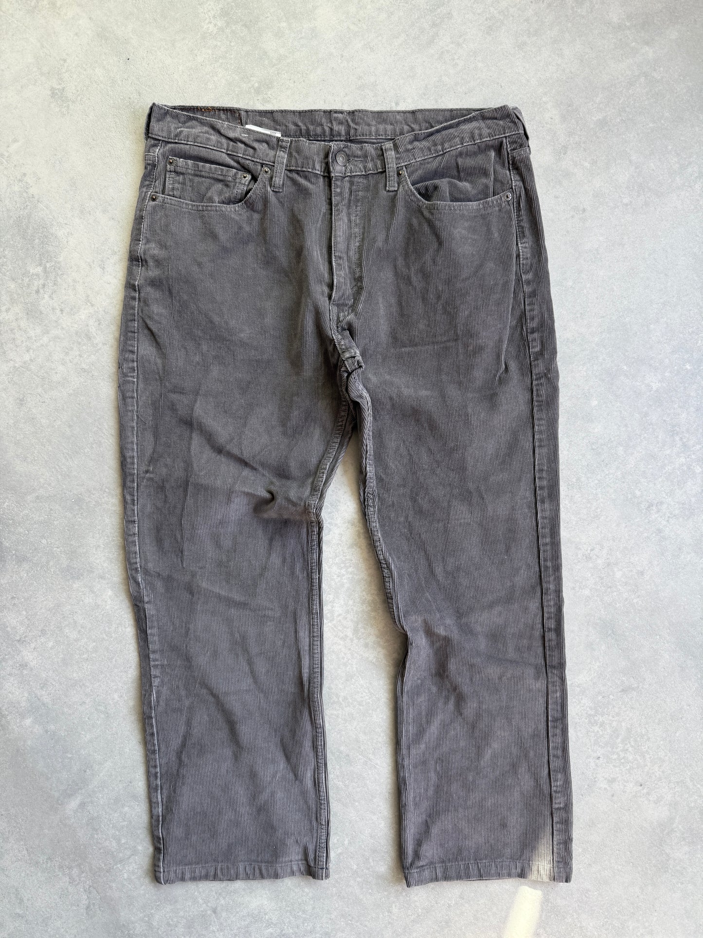 Levis 514 muške samtane hlace (36x32)