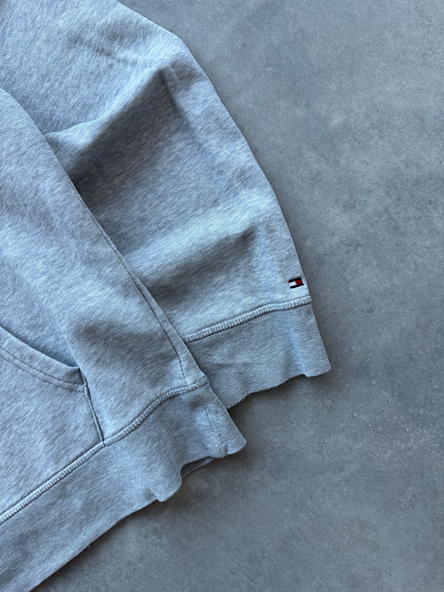 Tommy Hilfiger muška siva dukserica (M)