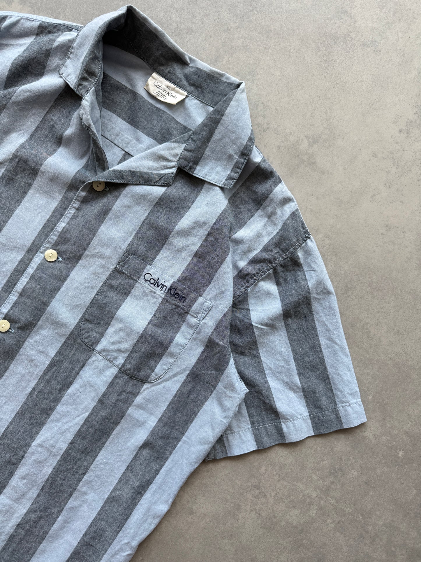 Calvin Klein muška prugasta oversized košulja (M)