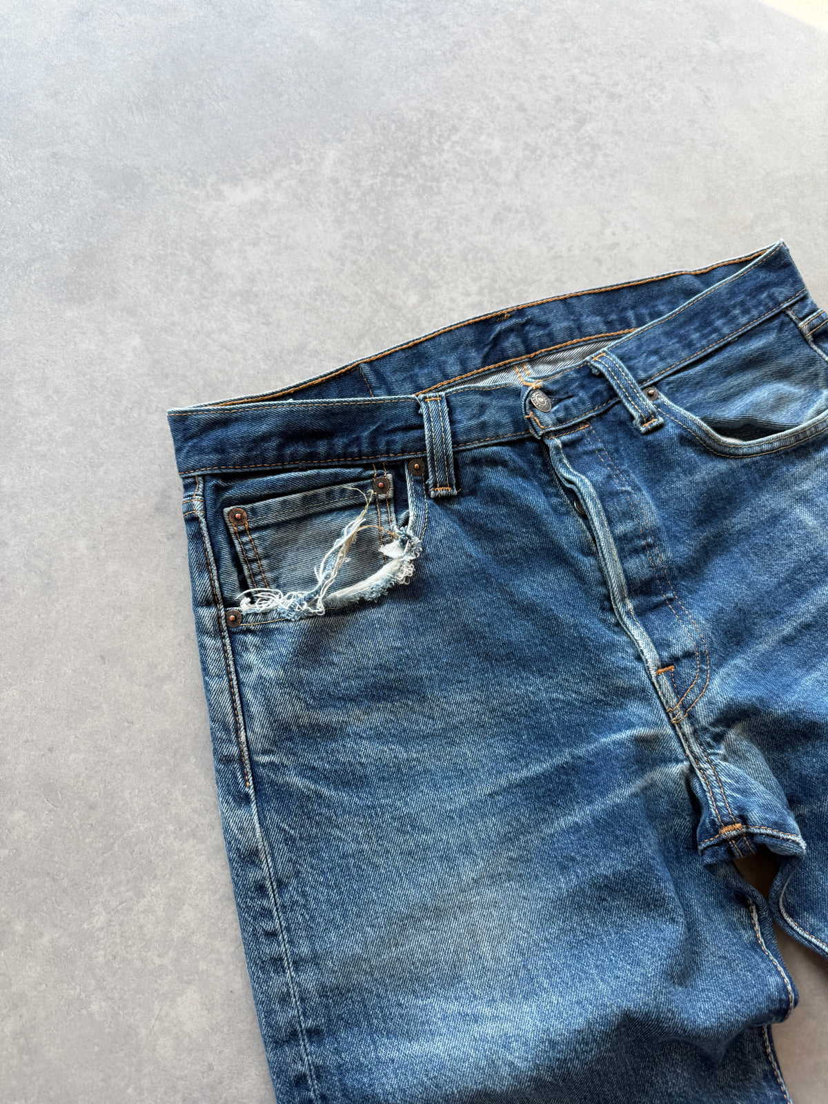 Levis 501 muške plave farmerke (33x32)