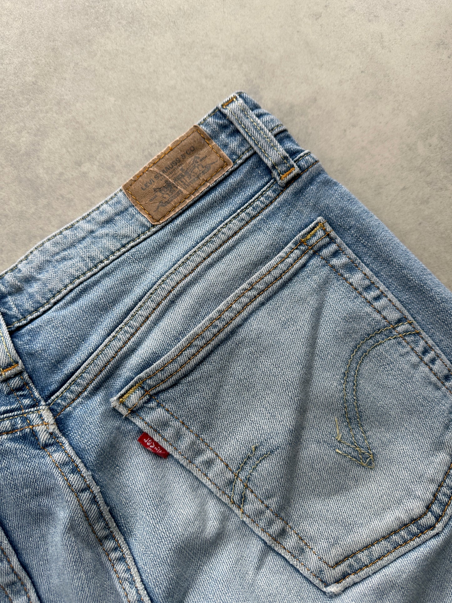 Levis 518 Superlow ženske farmerke (L)