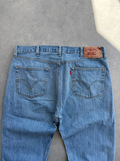 Levis 501 muške svijetlo plave farmerke (40x32)