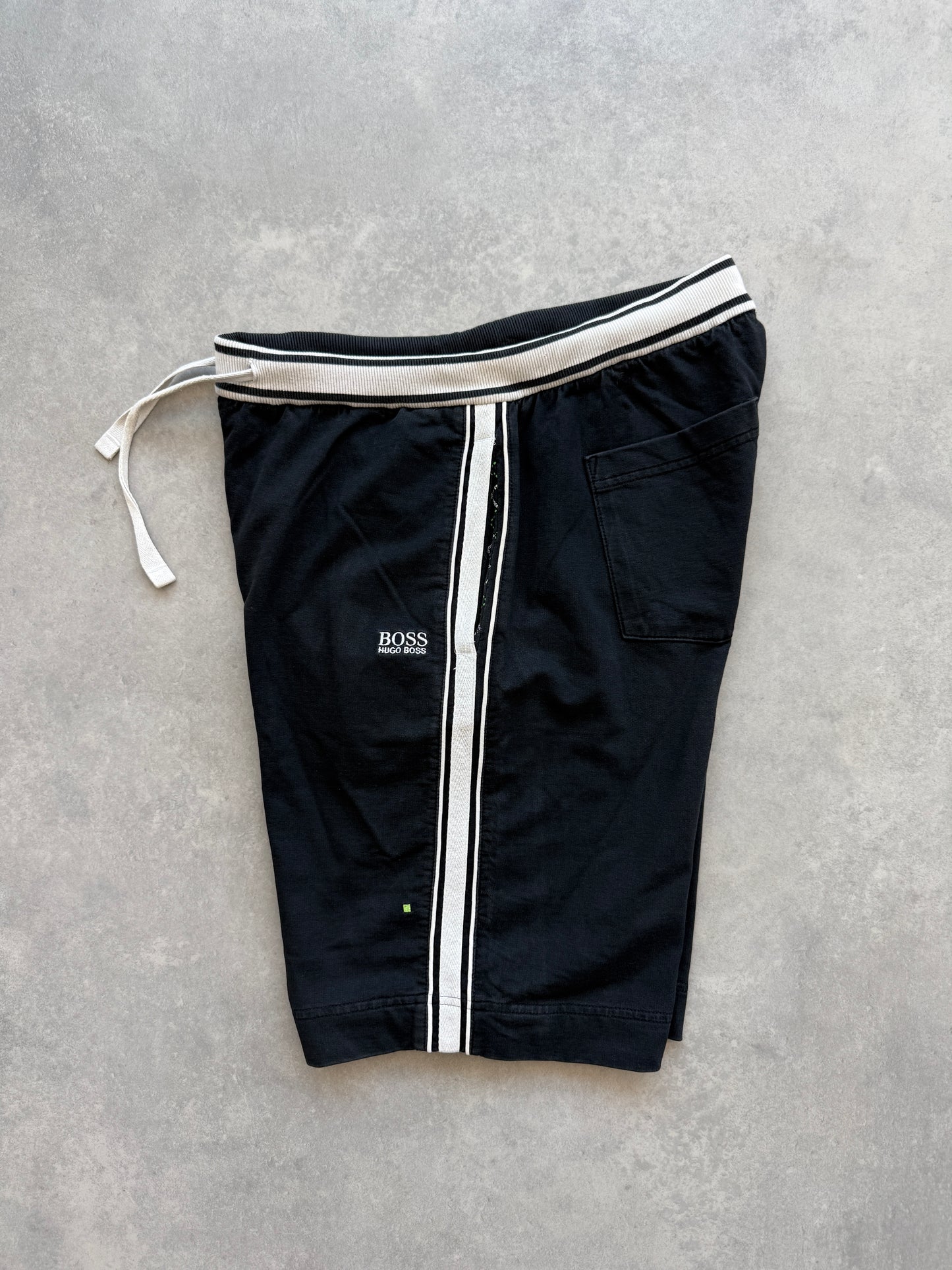 Hugo Boss muški basic crni šorc (S)