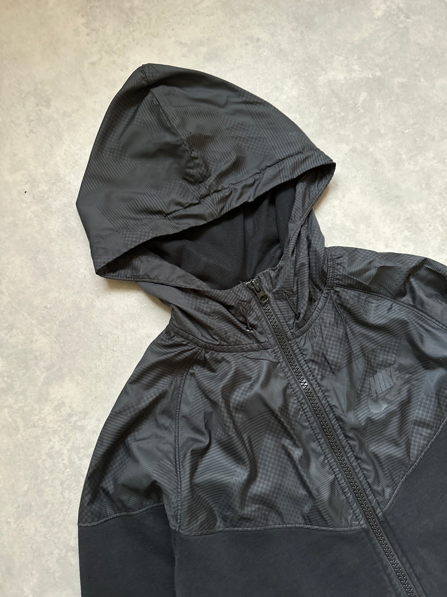 Nike muška crna dukserica (M)