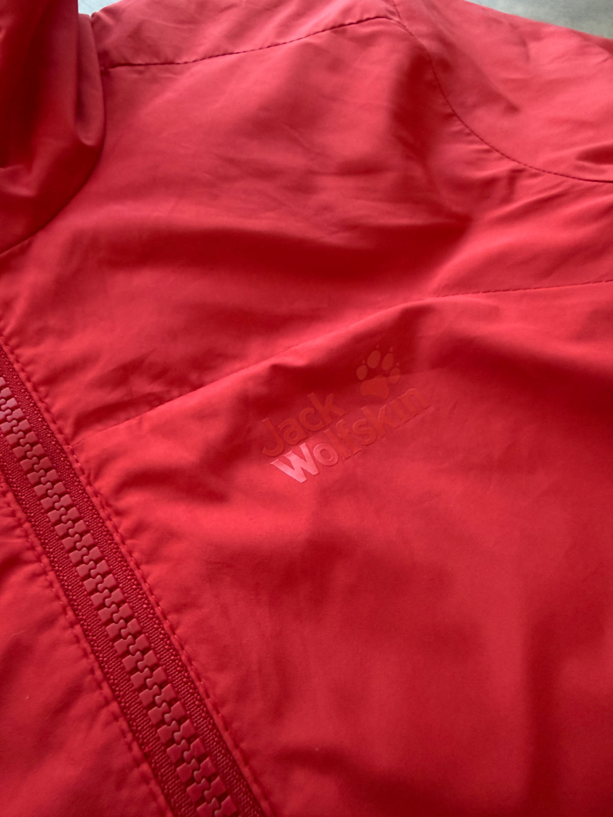 Jack Wolfskin ženska crvena tanka izolaciona jakna (XS)