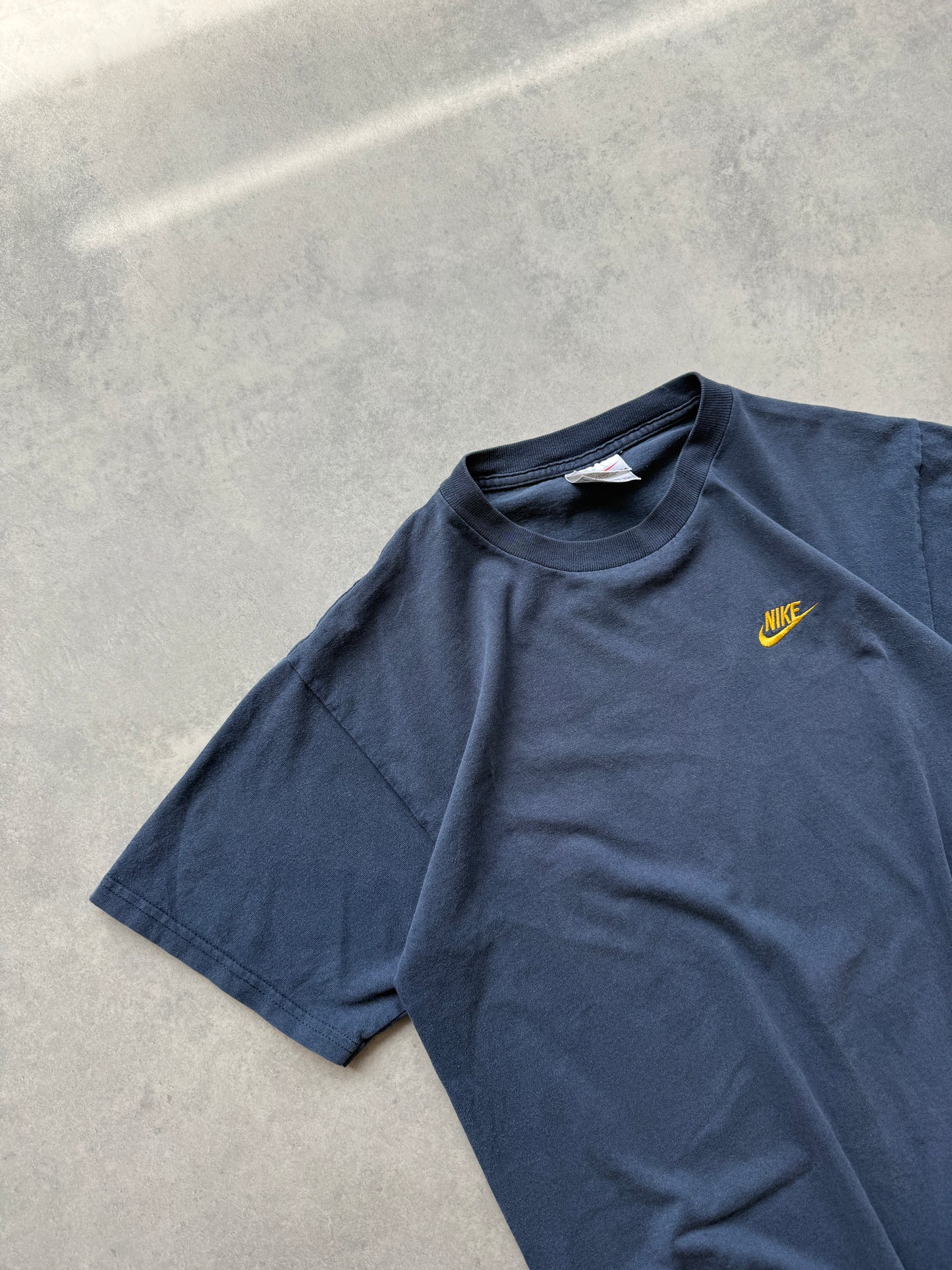 Nike 90s muška oversized faded majica (M)