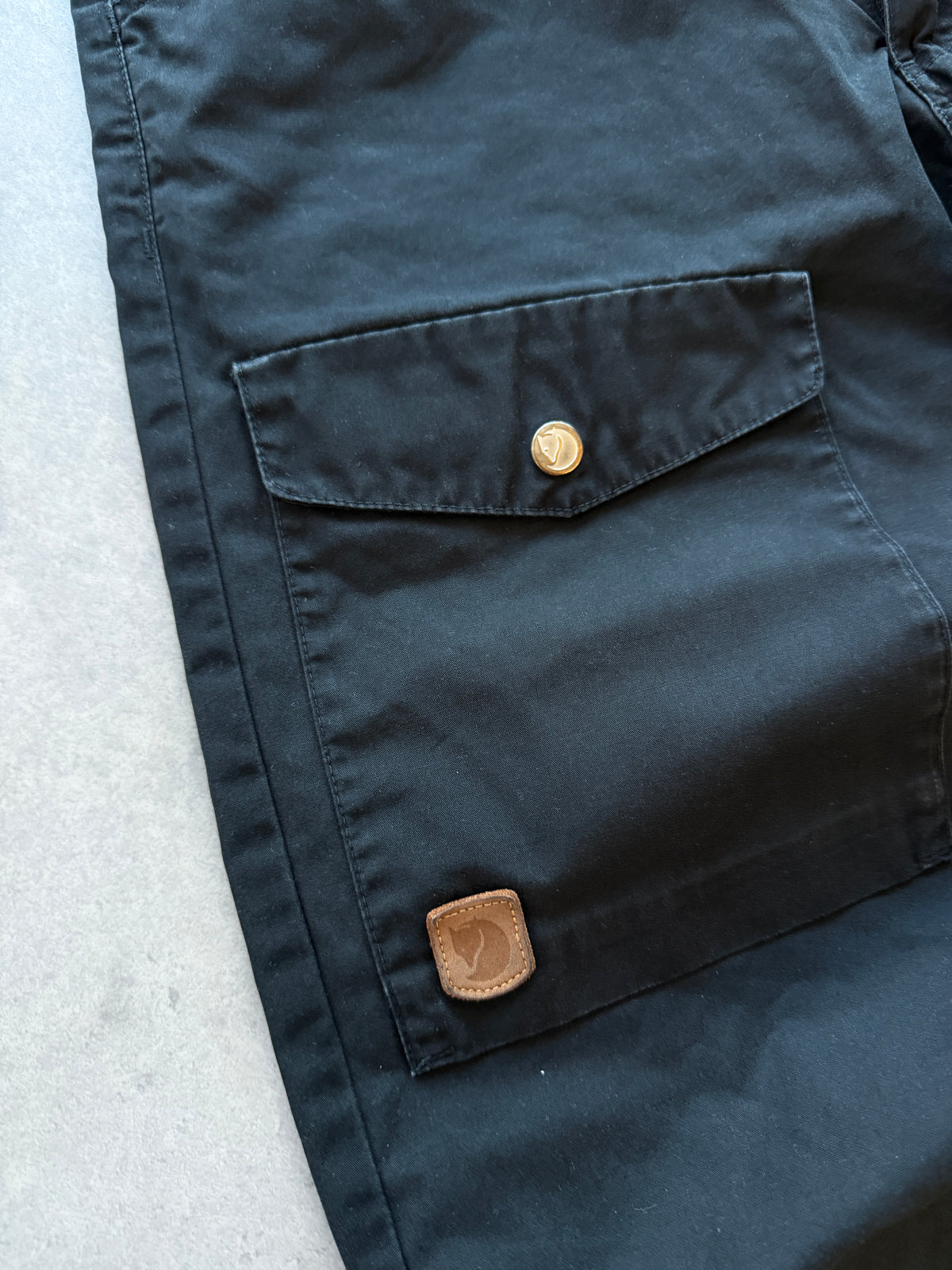 Fjallraven muške crne hlace (S)