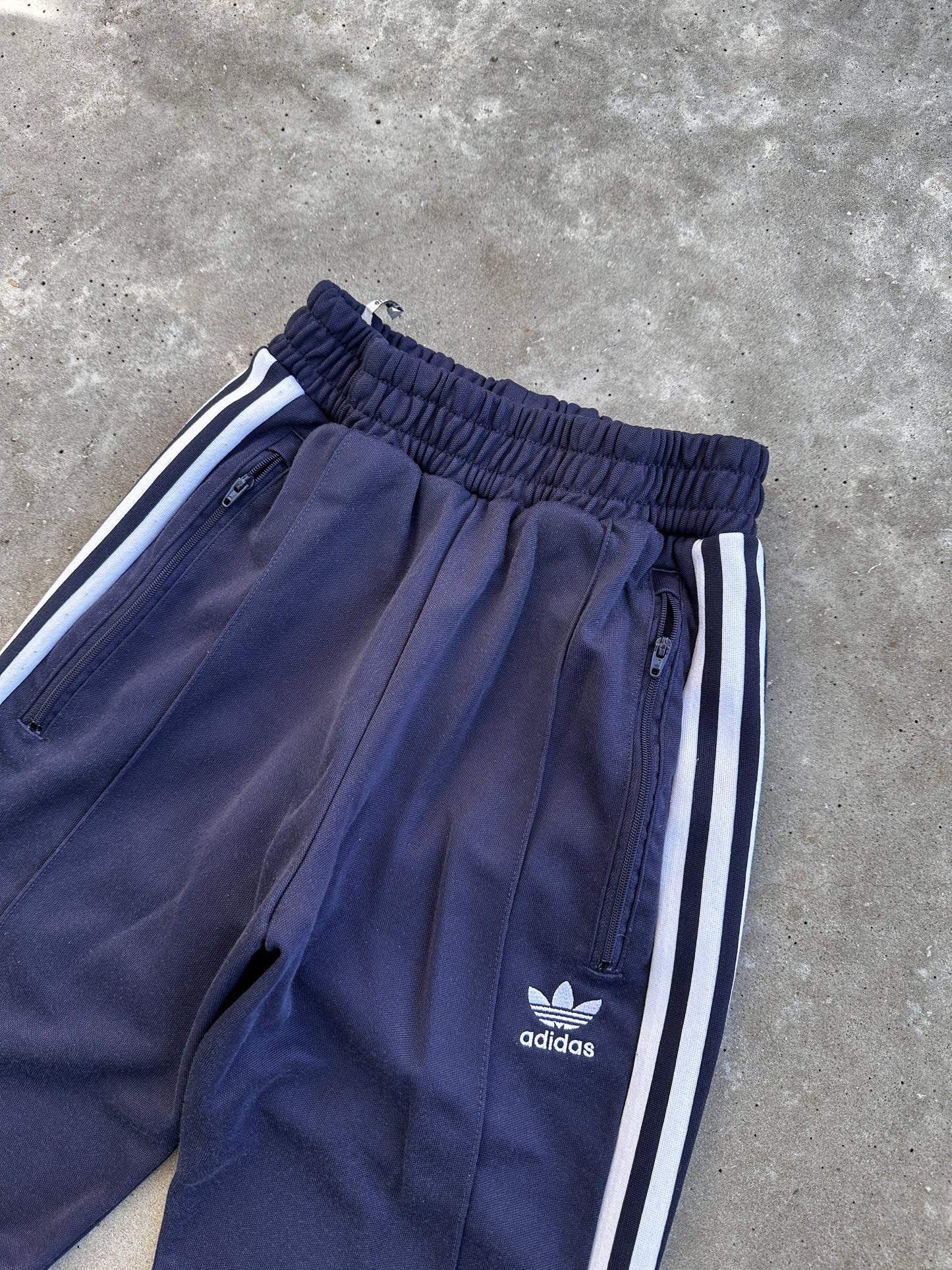 Adidas 2000s ženska baggy navy trenerka (XS)