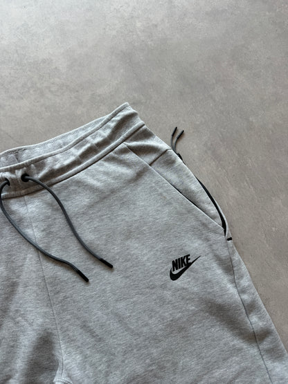 Nike Tech Fleece muški sivi šorc (S)
