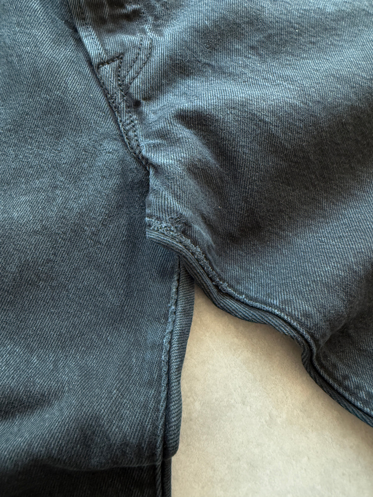 Levis 501 muške crne farmerke (36x34)