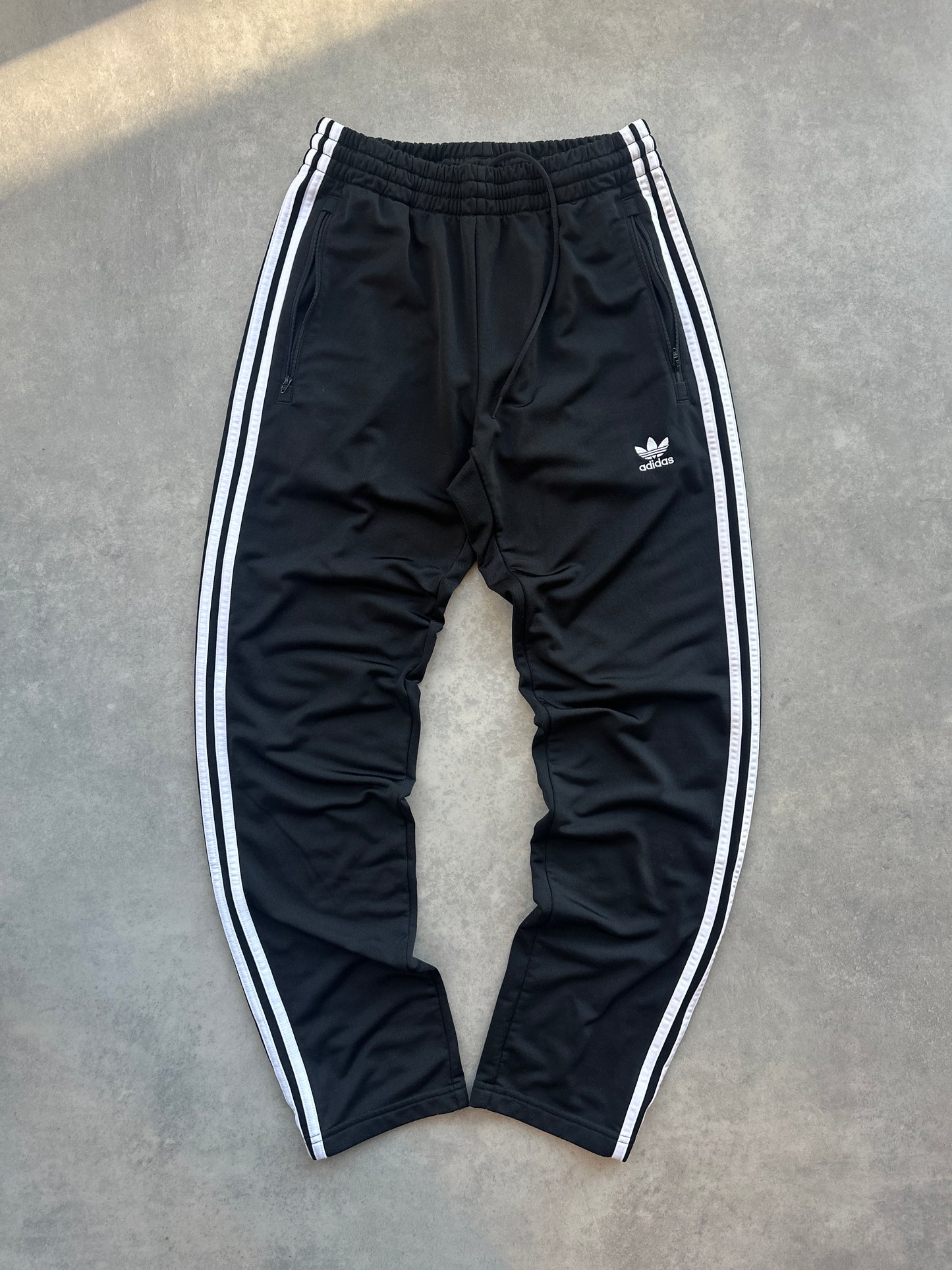 Adidas basic muška crna trenerka (S)