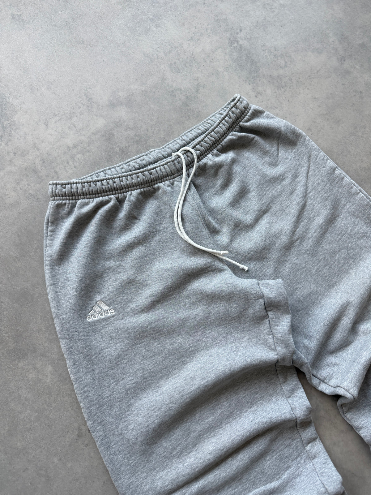 Adidas 2000s muška basic siva oversized trenerka (M)