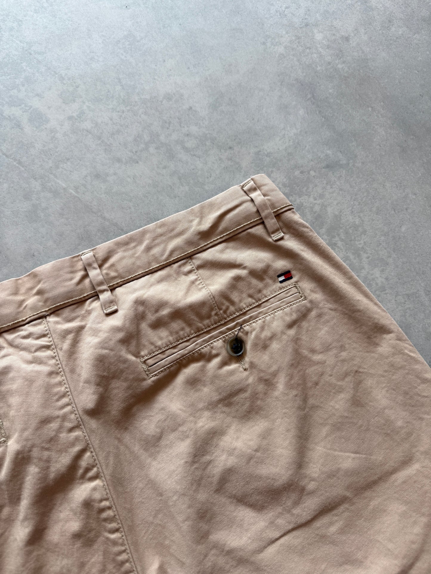 Tommy Hilfiger muški bež šorc (L)