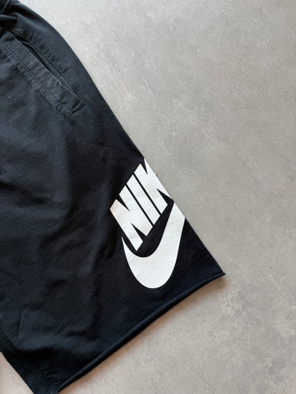 Nike muški crni basic šorc (M)