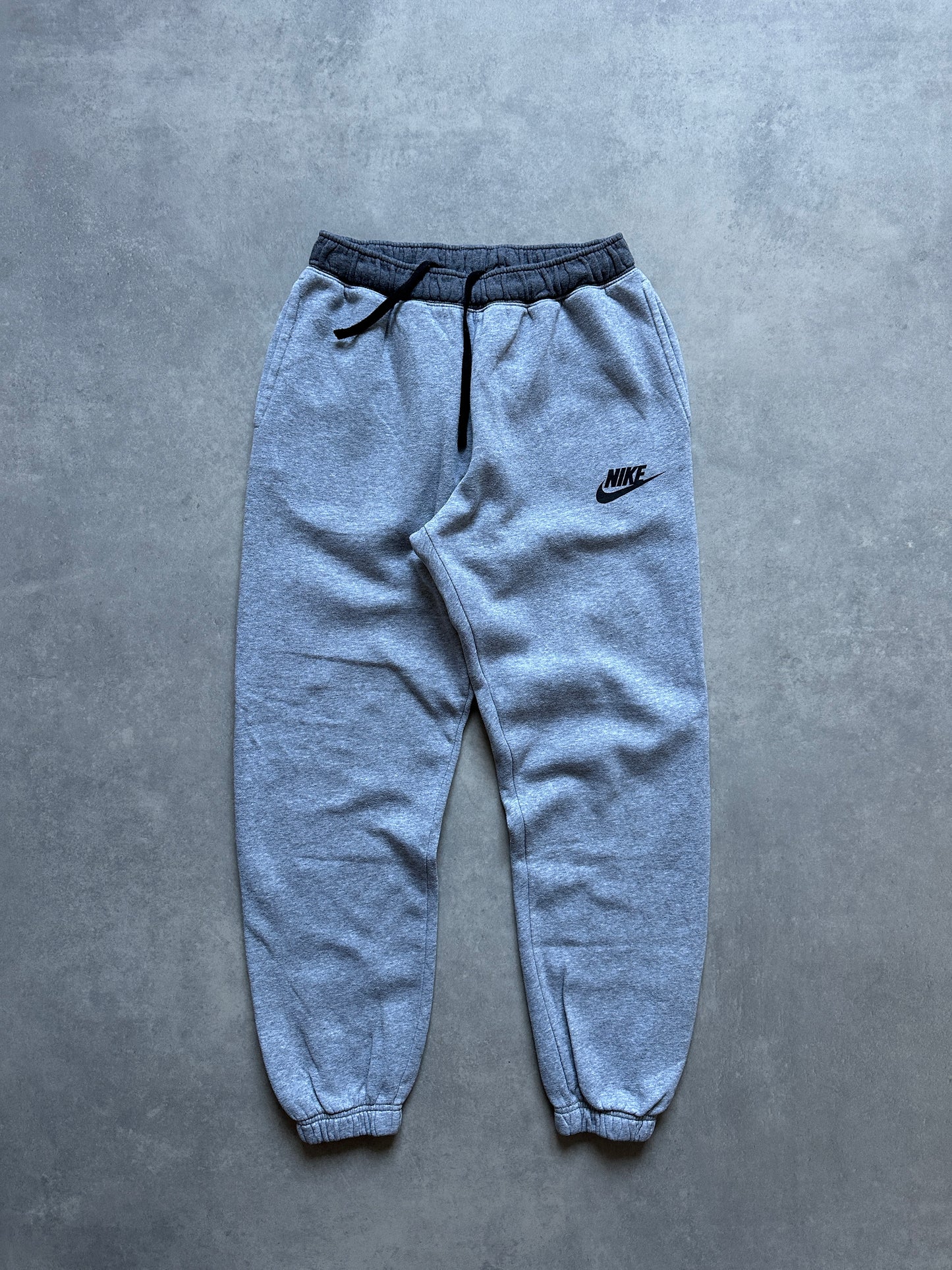 Nike basic siva muška trenerka (S)