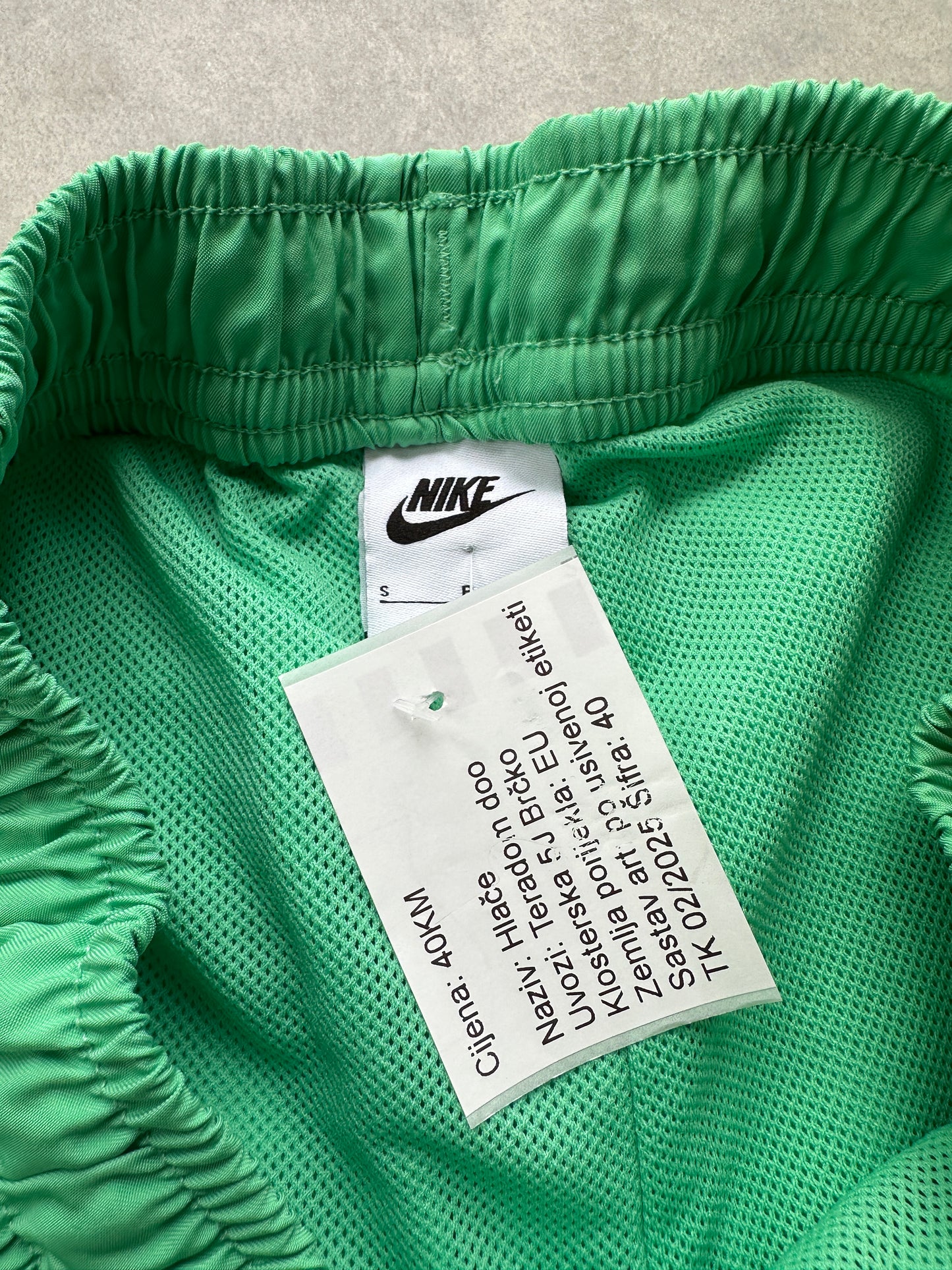 Nike muški zeleni šuškavi šorc (S)