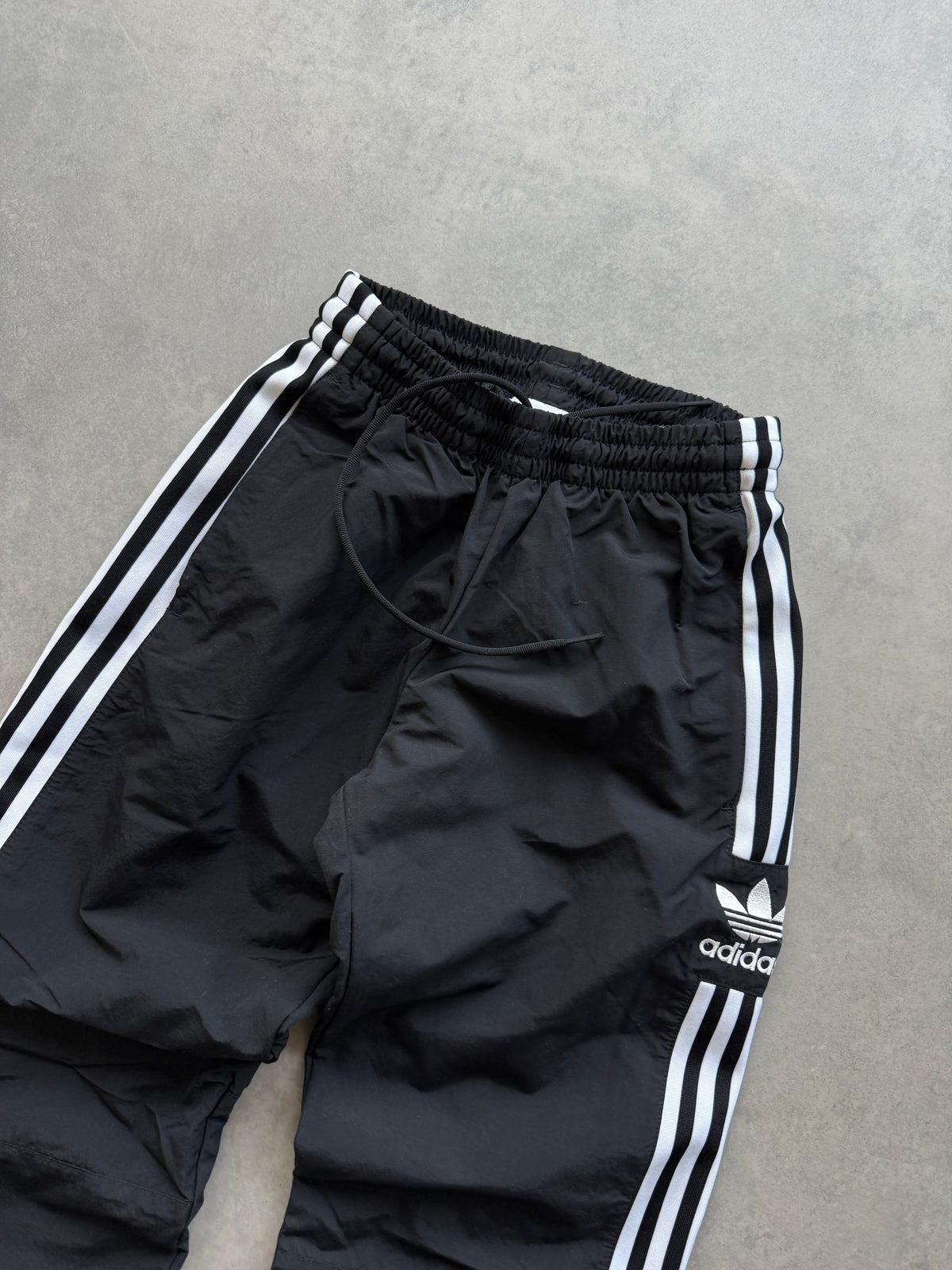Adidas ženska crna šuškava trenerka (XS)