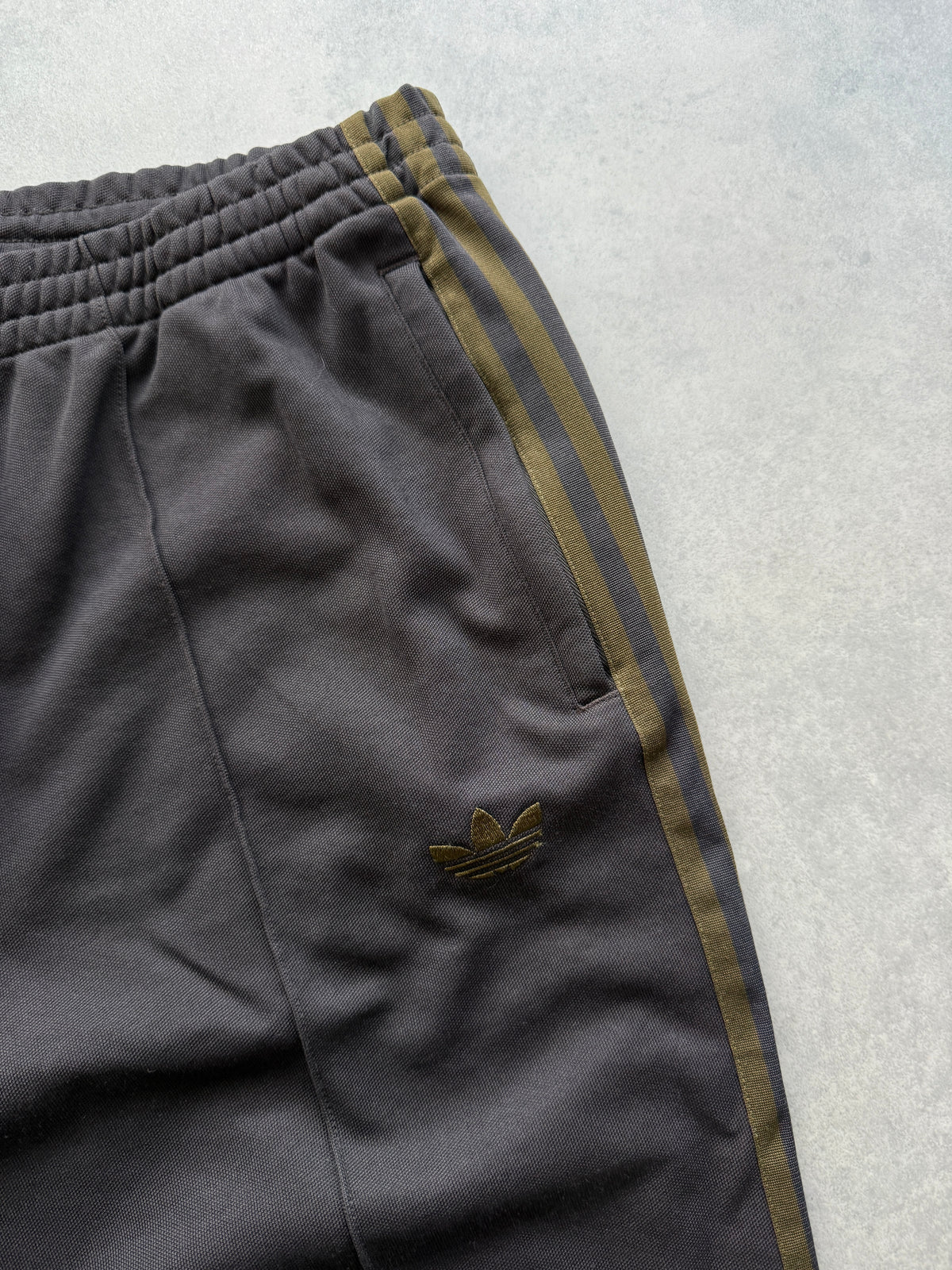 Adidas 2000s muška baggy smeđa trenerka (XL)
