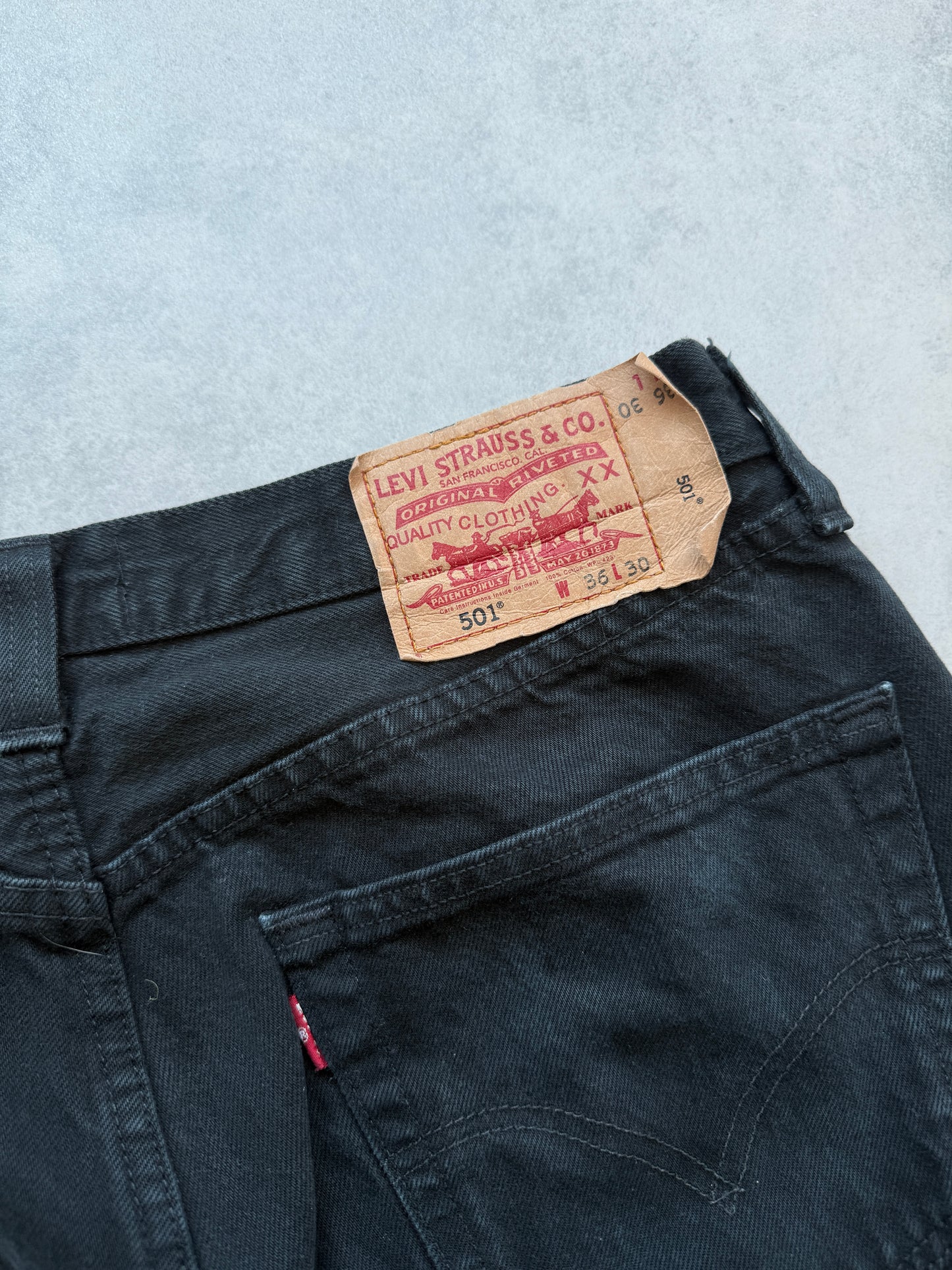 Levis 501 muške crne farmerke (36x30)