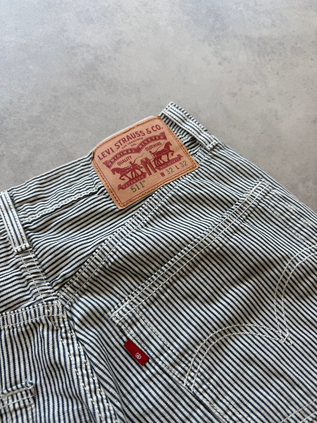 Levis 511 muške prugaste lagane hlace (32x32)