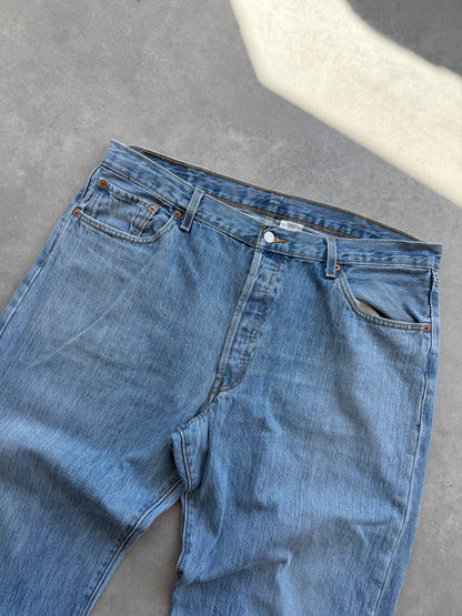 Levis 501 muške svijetlo plave farmerke (40x32)