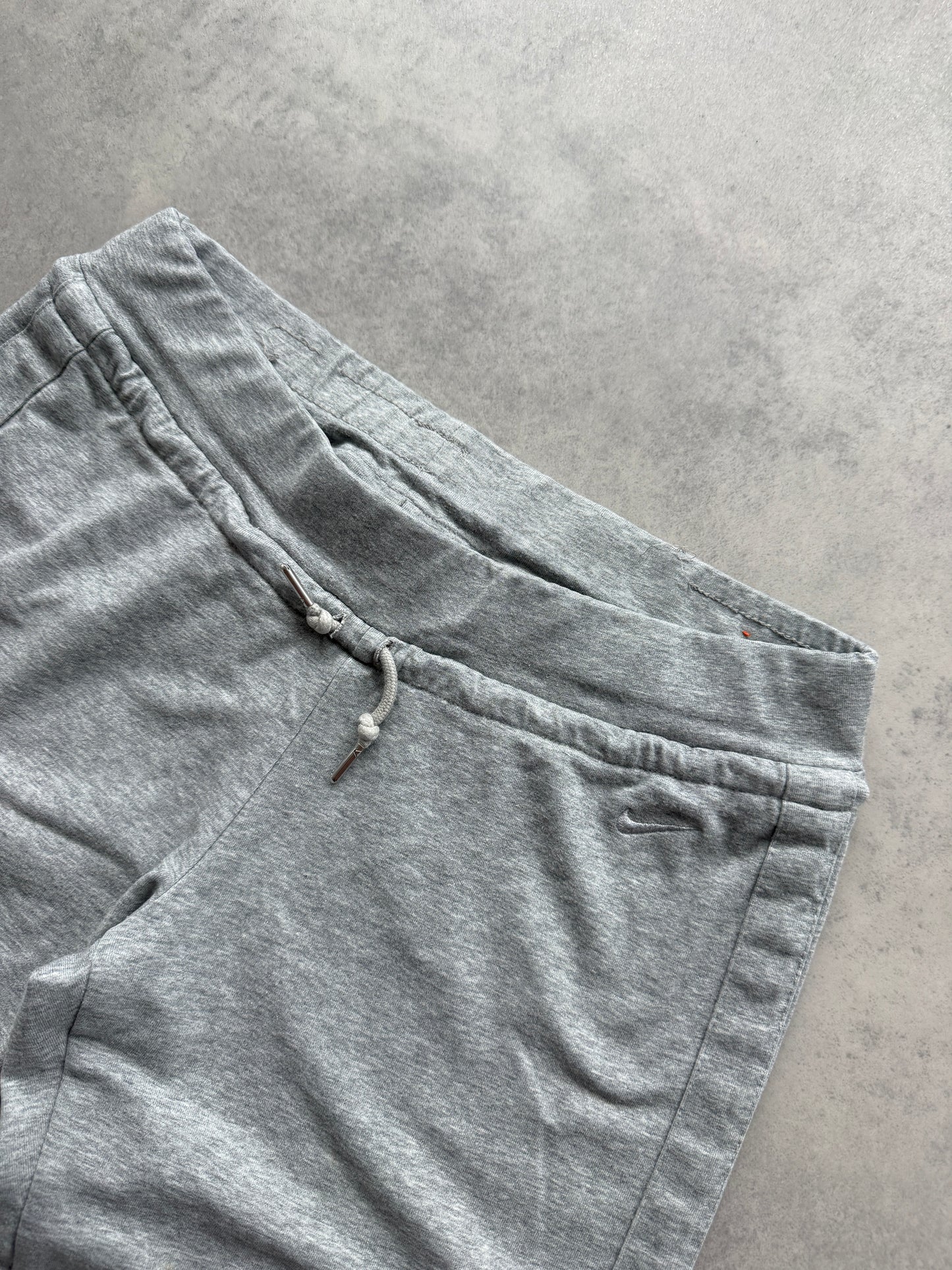 Nike 2000s ženska low waist siva trenerka (S)