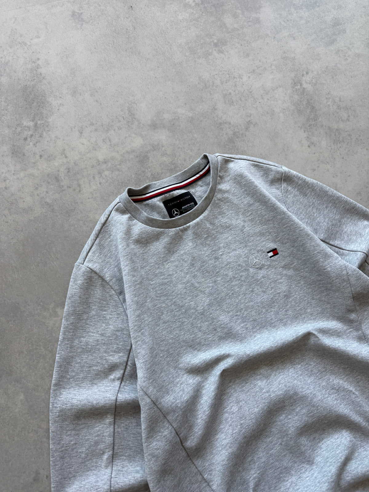 Tommy Hilfiger x AMG muška siva dukserica (S)