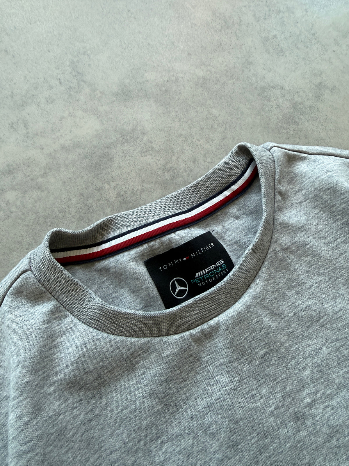 Tommy Hilfiger x AMG muška siva dukserica (S)