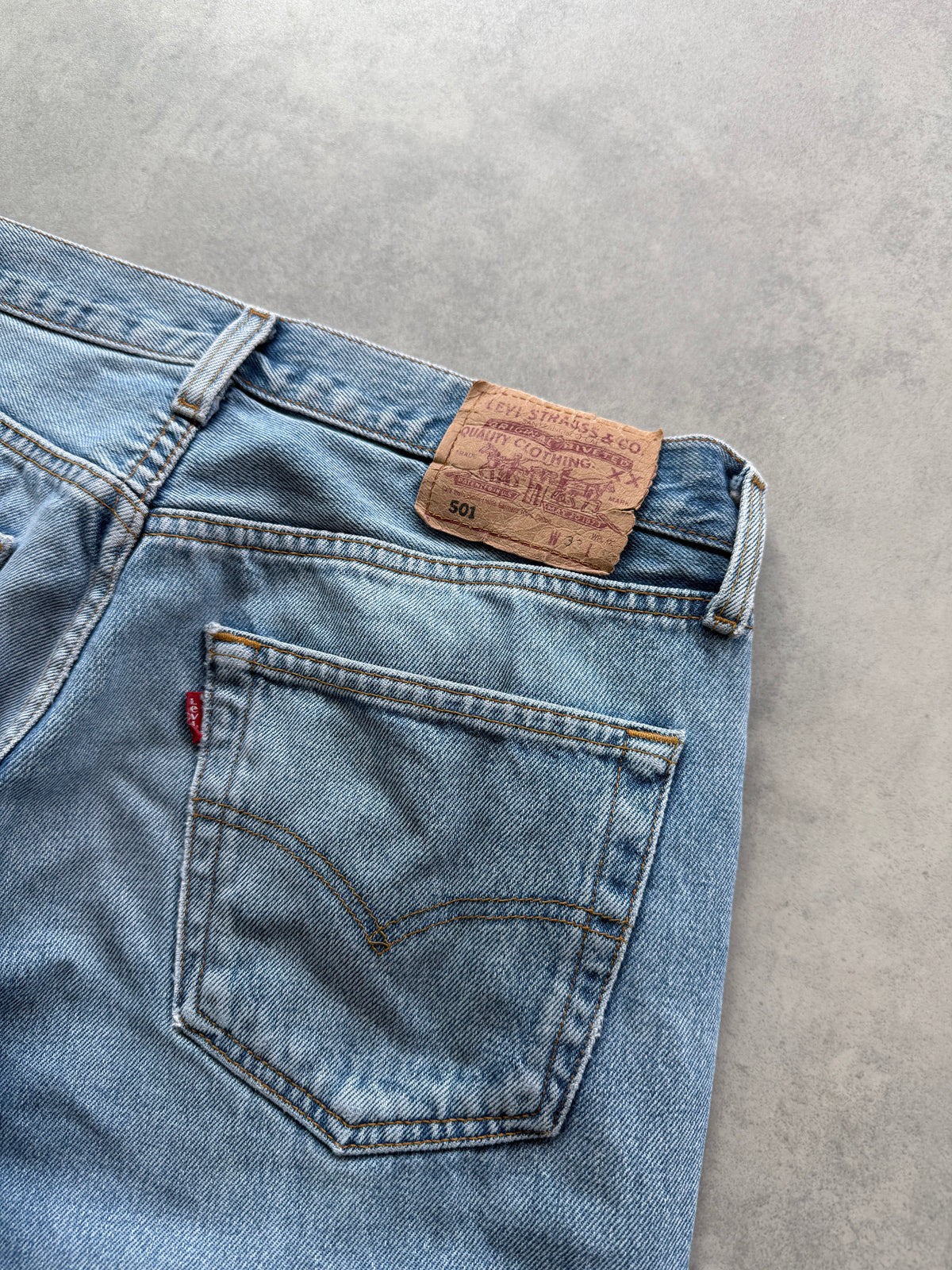 Levis 501 vintage 90s muške farmerke (33x30)