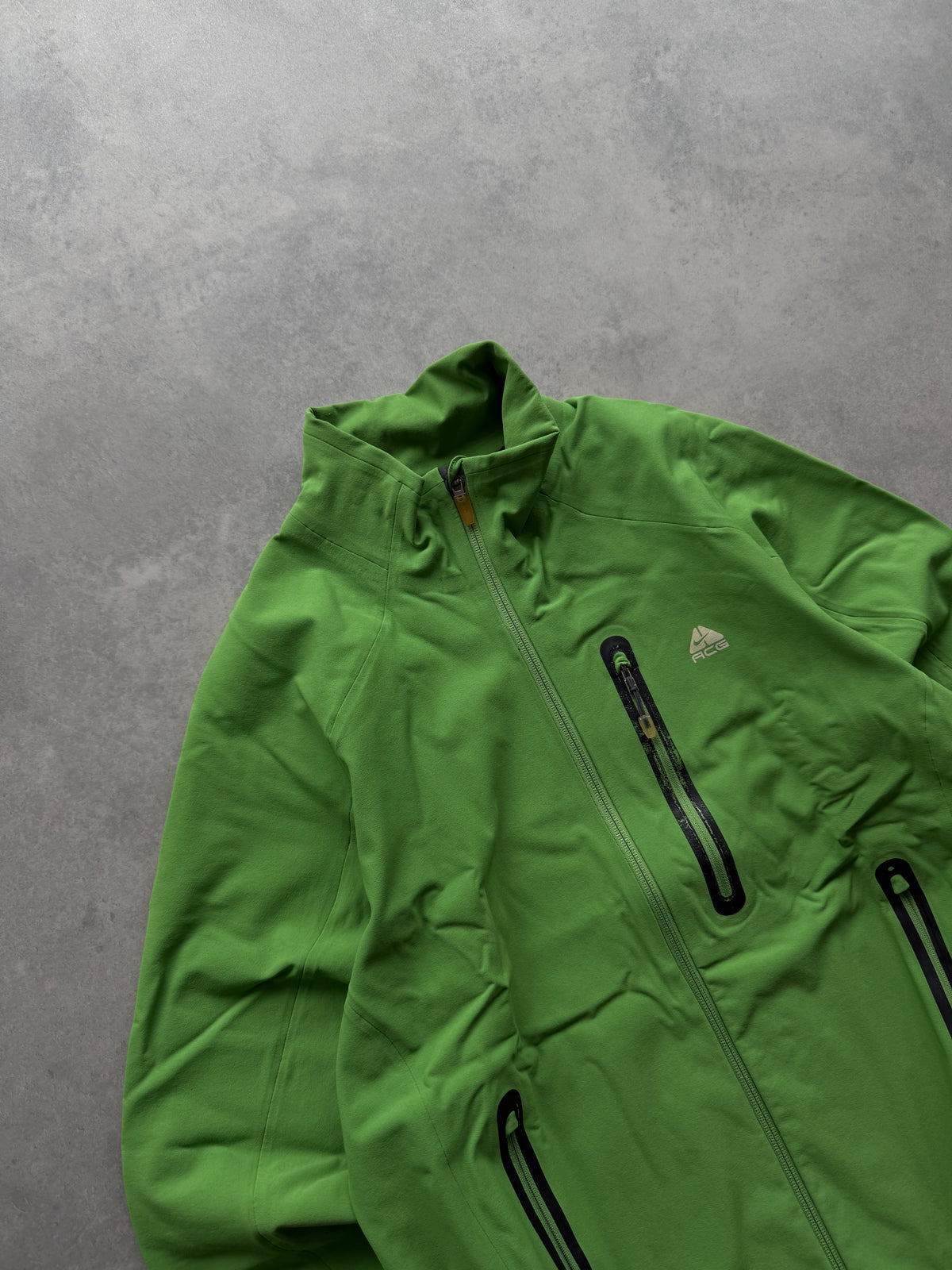 Nike ACG 00s muška zelena softshell jakna (M)